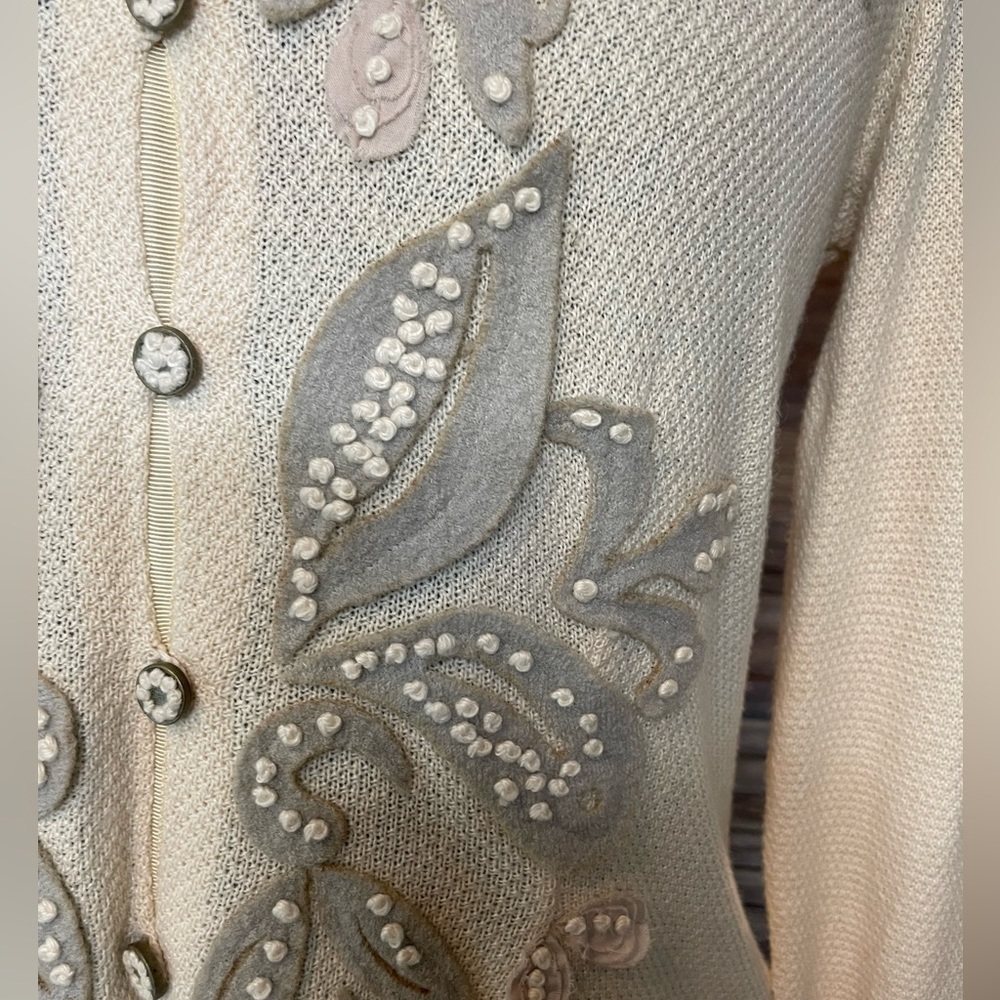ANTHROPOLOGIE Knitted & Knotted Ivory Cardigan Felt Leaf Cashmere Cotton NWT - Picture 2 of 16